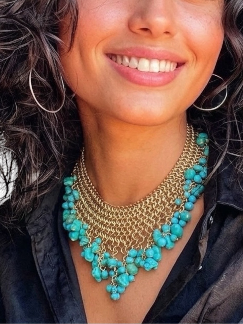 BCBGMAXAZRIA Coral Blue statement choker necklace